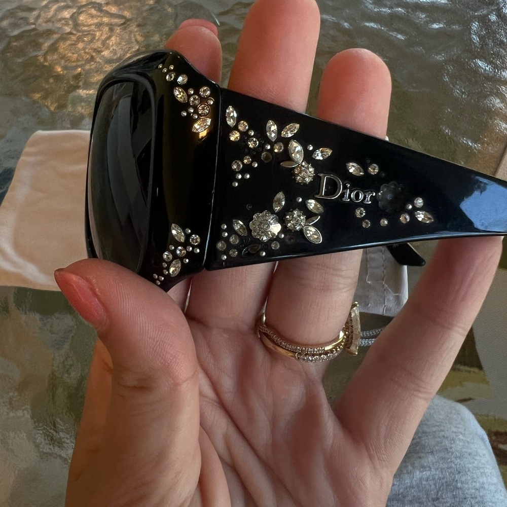 vintage oversized Dior Sunglasses with Crystal - Picture 7 of 7